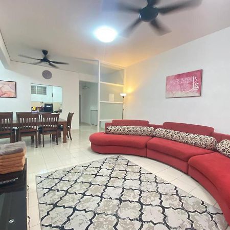 Homestay Juta Mines Seri Kembangan Balakong Serdang Lama Экстерьер фото