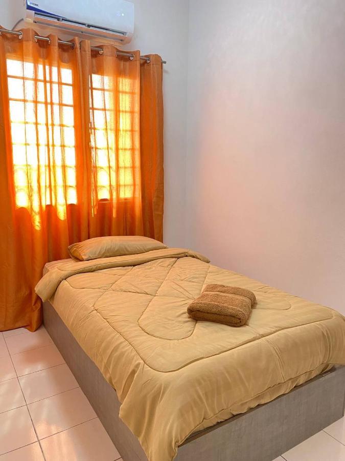 Homestay Juta Mines Seri Kembangan Balakong Serdang Lama Экстерьер фото