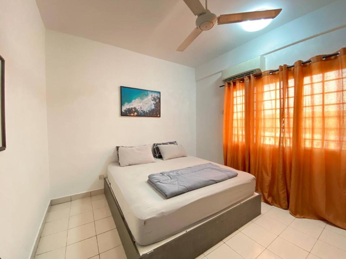 Homestay Juta Mines Seri Kembangan Balakong Serdang Lama Экстерьер фото