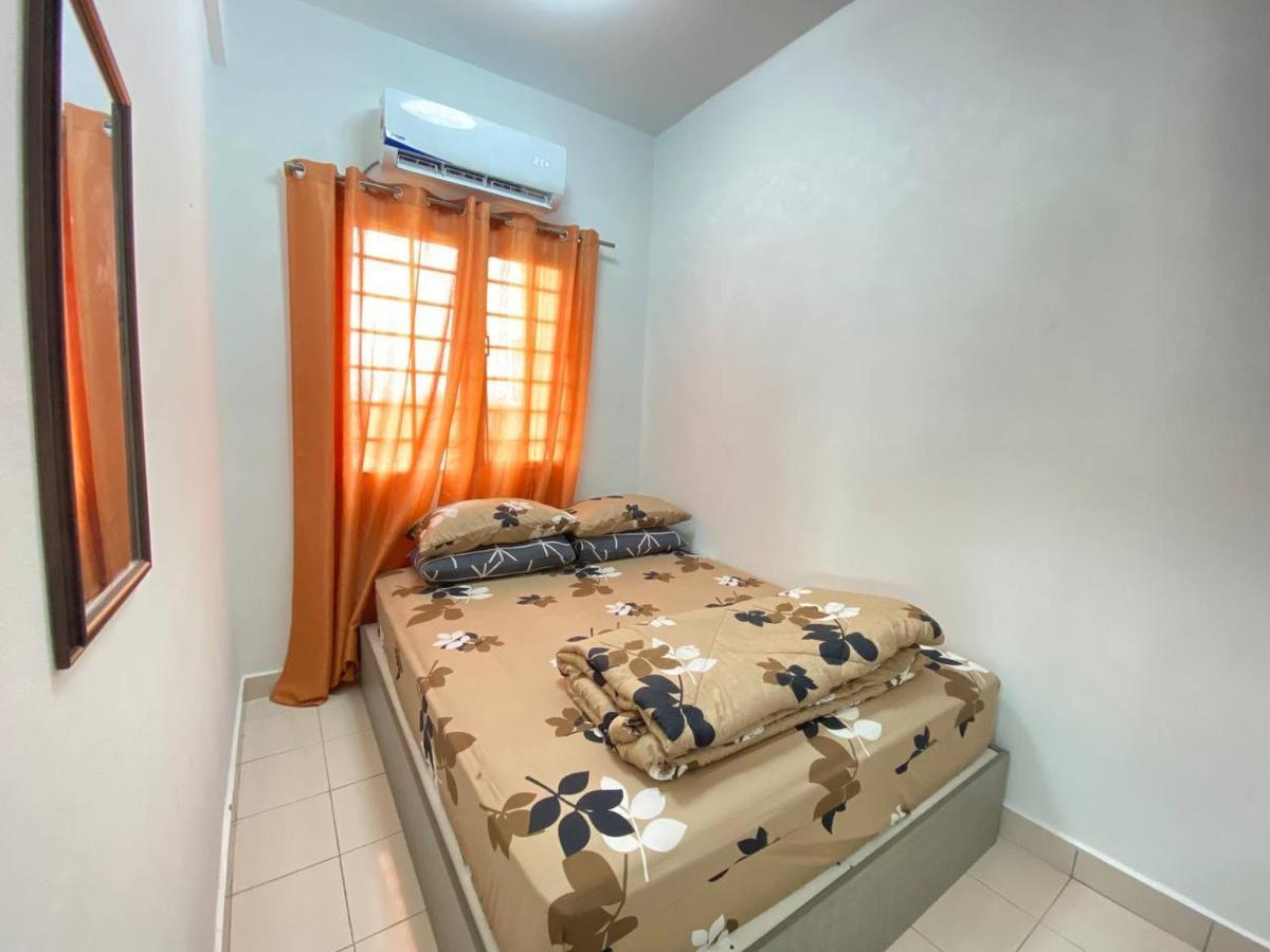 Homestay Juta Mines Seri Kembangan Balakong Serdang Lama Экстерьер фото