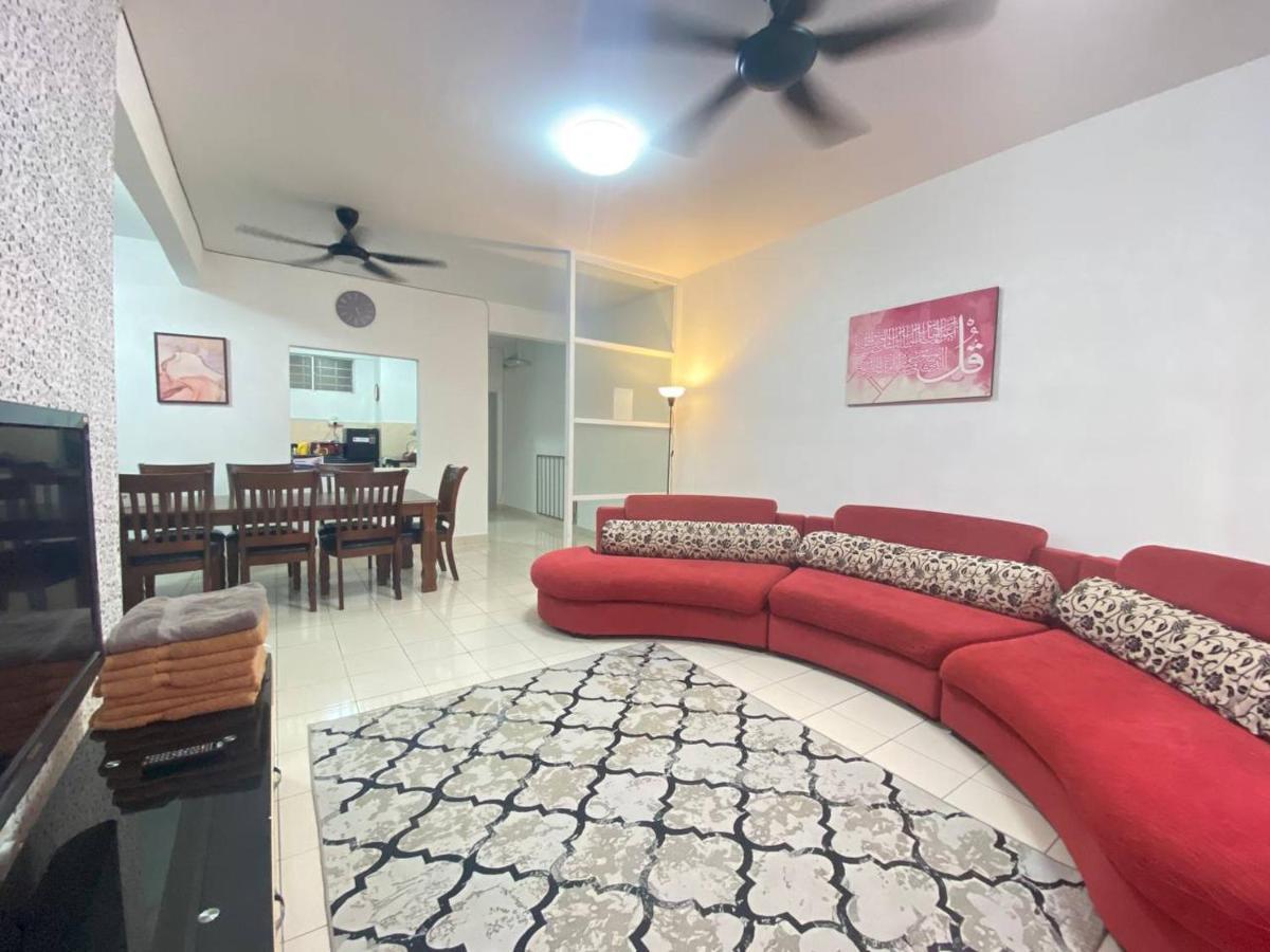 Homestay Juta Mines Seri Kembangan Balakong Serdang Lama Экстерьер фото