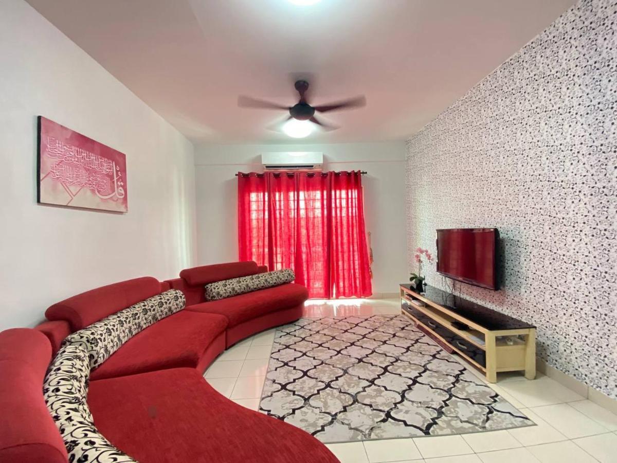 Homestay Juta Mines Seri Kembangan Balakong Serdang Lama Экстерьер фото